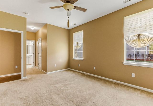 100 CASTLEBAY DR, Williamstown, NJ 08094