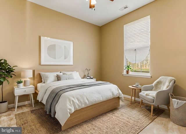 100 CASTLEBAY DR, Williamstown, NJ 08094