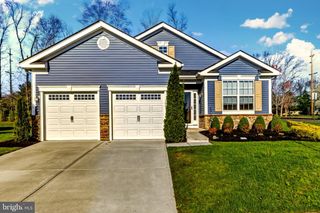 100 CASTLEBAY DR, Williamstown, NJ 08094