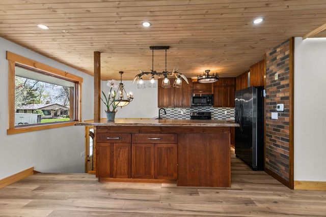 185 ISLAND DRIVE, Iola, WI 54945