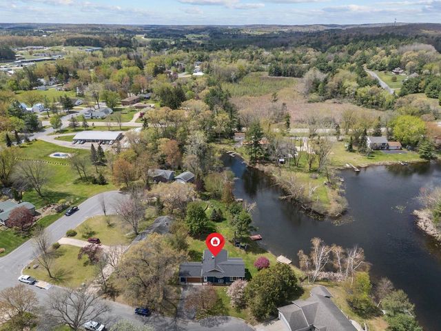 185 ISLAND DRIVE, Iola, WI 54945