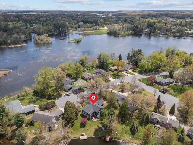 185 ISLAND DRIVE, Iola, WI 54945