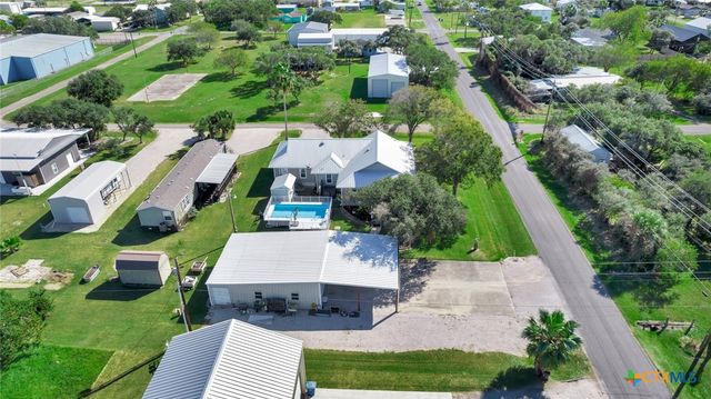 612 W Jackson Avenue, Port O'connor, TX 77982