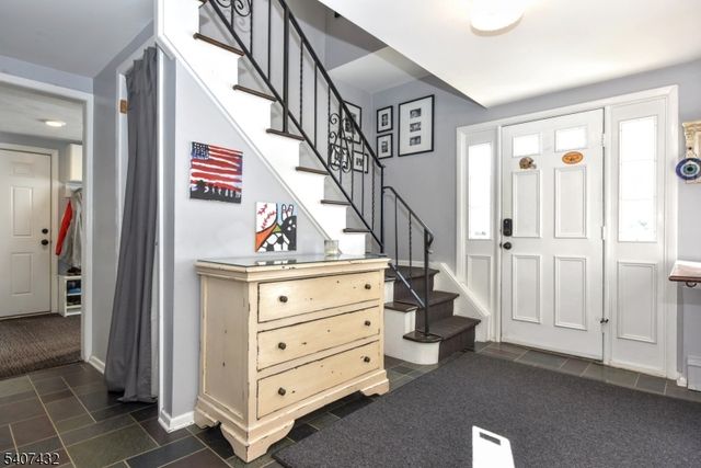 47 Herold Dr, Glen Rock Boro, NJ 07452