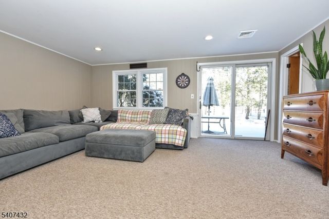 47 Herold Dr, Glen Rock Boro, NJ 07452