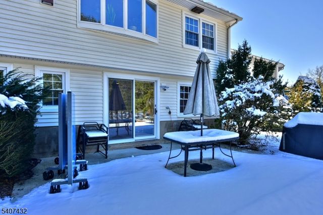 47 Herold Dr, Glen Rock Boro, NJ 07452