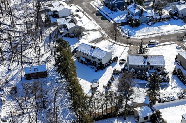 47 Herold Dr, Glen Rock Boro, NJ 07452