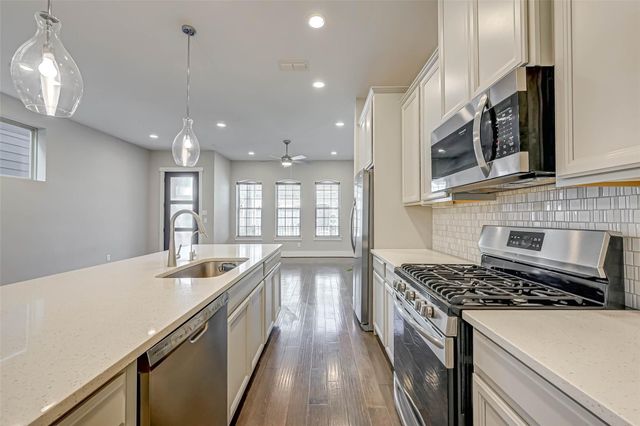 2022 Tarfite Place, Houston, TX 77077