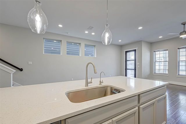 2022 Tarfite Place, Houston, TX 77077