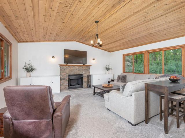 7875 44th Street Court N, Oakdale, MN 55128