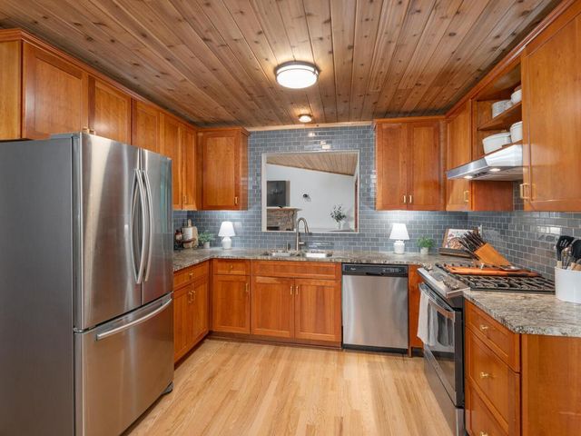 7875 44th Street Court N, Oakdale, MN 55128