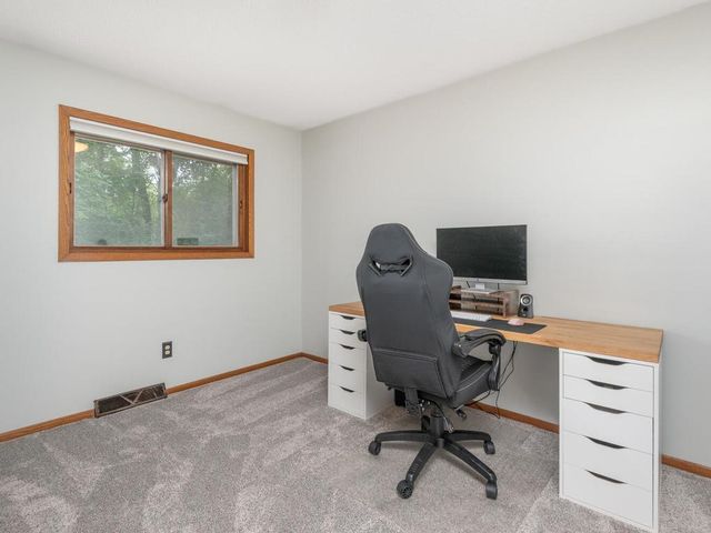 7875 44th Street Court N, Oakdale, MN 55128