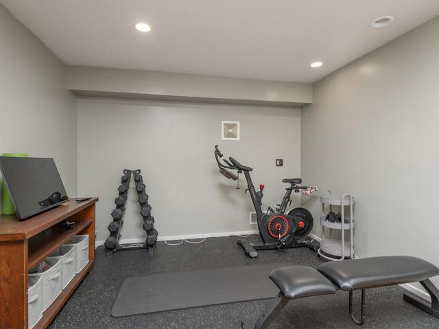 7875 44th Street Court N, Oakdale, MN 55128