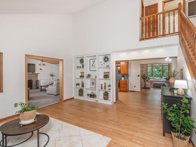 7875 44th Street Court N, Oakdale, MN 55128