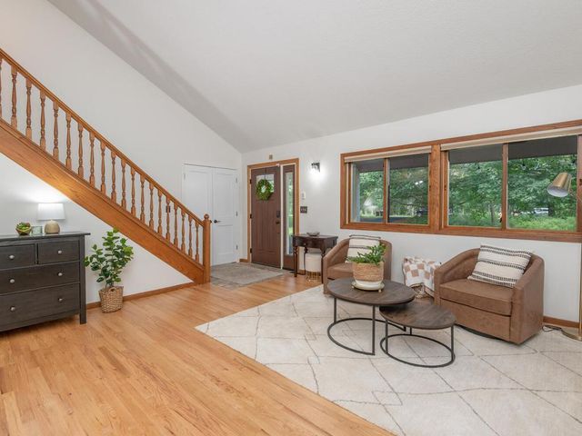 7875 44th Street Court N, Oakdale, MN 55128