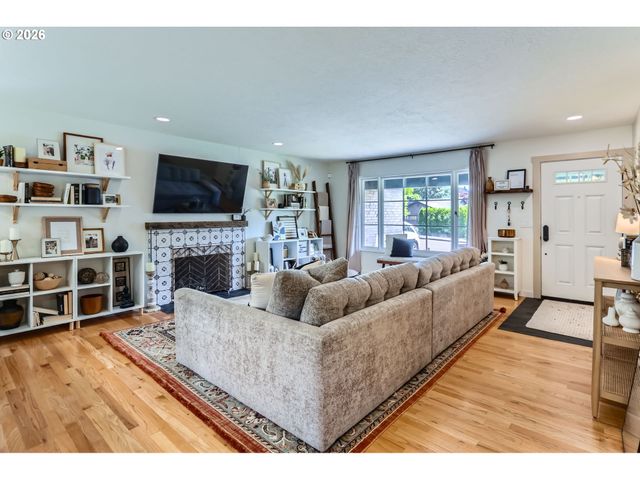 3045 Sw 116TH Ave, Beaverton, OR 97005