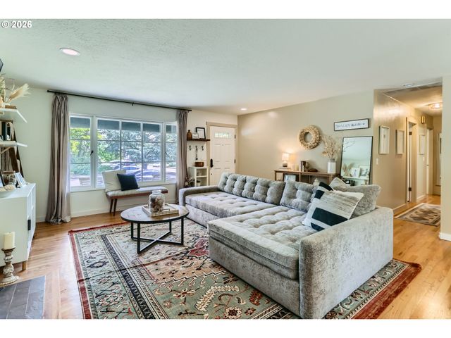 3045 Sw 116TH Ave, Beaverton, OR 97005