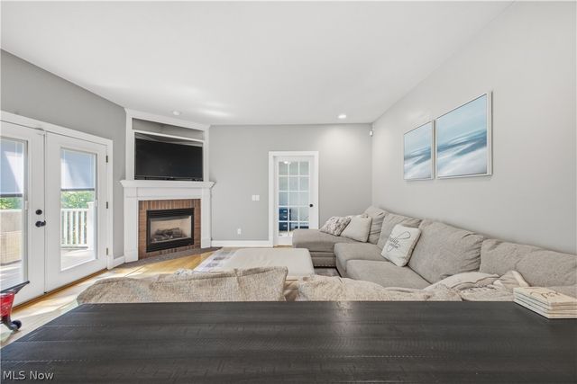 2692 Pitcher Plant Court, Uniontown, OH 44685
