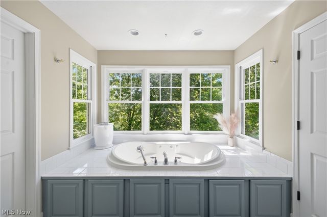 2692 Pitcher Plant Court, Uniontown, OH 44685