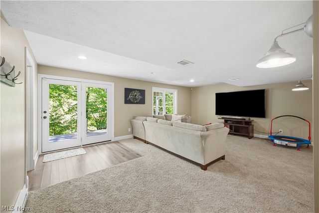 2692 Pitcher Plant Court, Uniontown, OH 44685