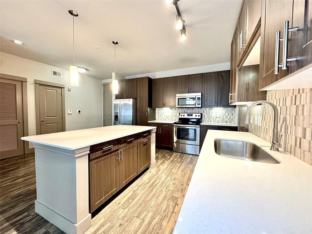 5454 Washington Avenue 2204, Houston, TX 77007
