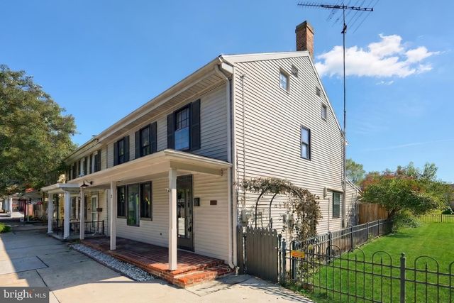 11 LINCOLN WAY E, New Oxford, PA 17350