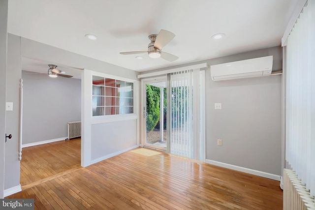 11 LINCOLN WAY E, New Oxford, PA 17350