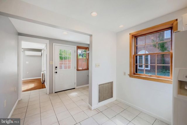11 LINCOLN WAY E, New Oxford, PA 17350