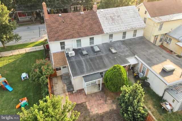 11 LINCOLN WAY E, New Oxford, PA 17350