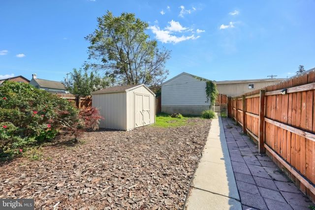 11 LINCOLN WAY E, New Oxford, PA 17350