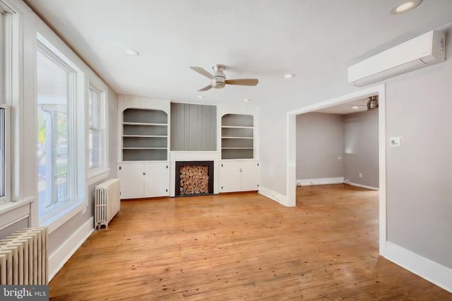 11 LINCOLN WAY E, New Oxford, PA 17350