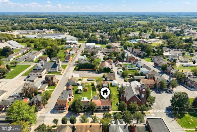 11 LINCOLN WAY E, New Oxford, PA 17350