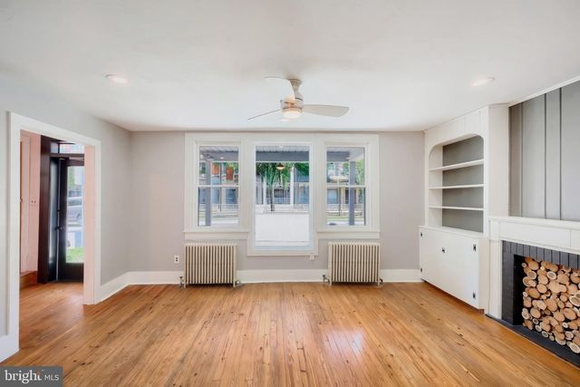 11 LINCOLN WAY E, New Oxford, PA 17350