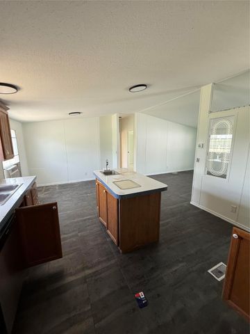 101 Christi Drive, Southmayd, TX 76268