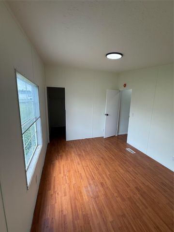 101 Christi Drive, Southmayd, TX 76268