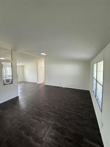 101 Christi Drive, Southmayd, TX 76268
