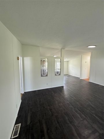 101 Christi Drive, Southmayd, TX 76268
