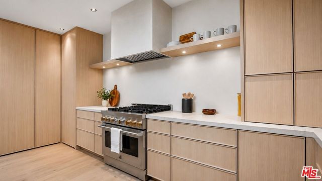5576 El Canon Avenue, Woodland Hills (los Angeles), CA 91367