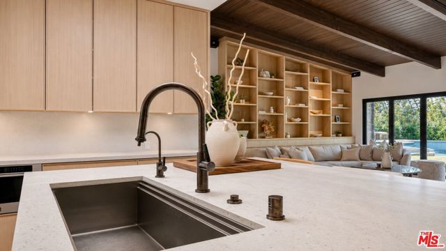 5576 El Canon Avenue, Woodland Hills (los Angeles), CA 91367