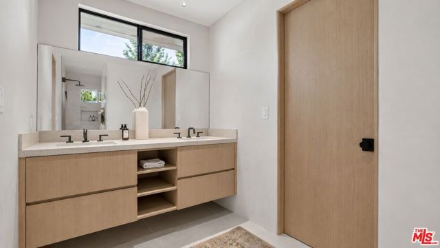 5576 El Canon Avenue, Woodland Hills (los Angeles), CA 91367