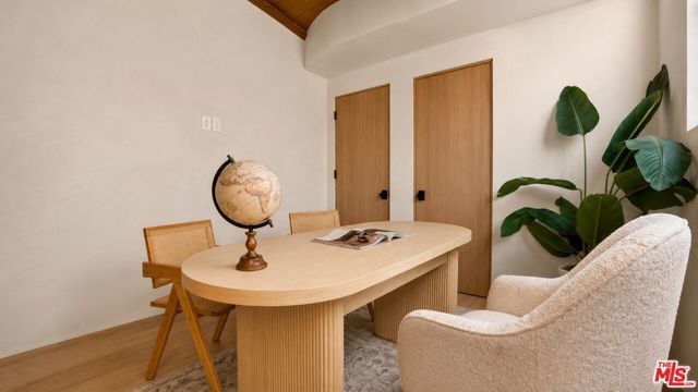 5576 El Canon Avenue, Woodland Hills (los Angeles), CA 91367