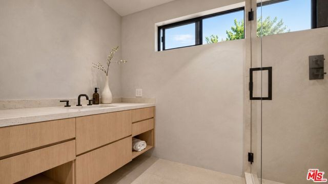 5576 El Canon Avenue, Woodland Hills (los Angeles), CA 91367