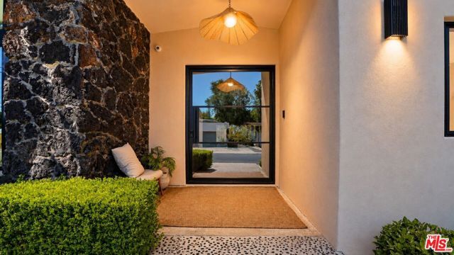 5576 El Canon Avenue, Woodland Hills (los Angeles), CA 91367