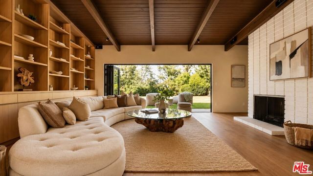5576 El Canon Avenue, Woodland Hills (los Angeles), CA 91367