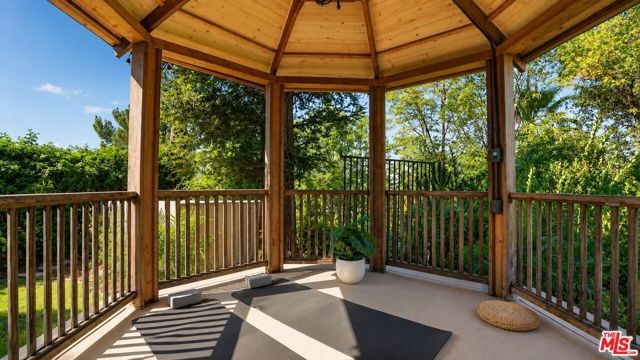 5576 El Canon Avenue, Woodland Hills (los Angeles), CA 91367