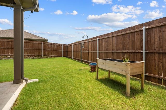 206 Nokota Drive, Leonard, TX 75452