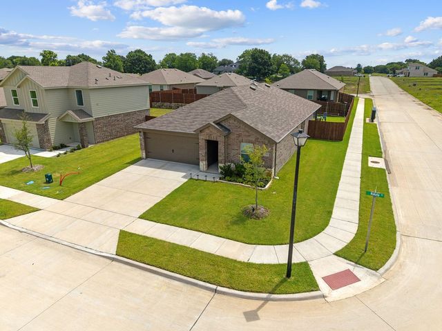 206 Nokota Drive, Leonard, TX 75452