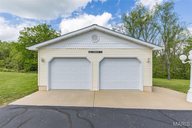 13 Janice Road, Farmington, MO 63640