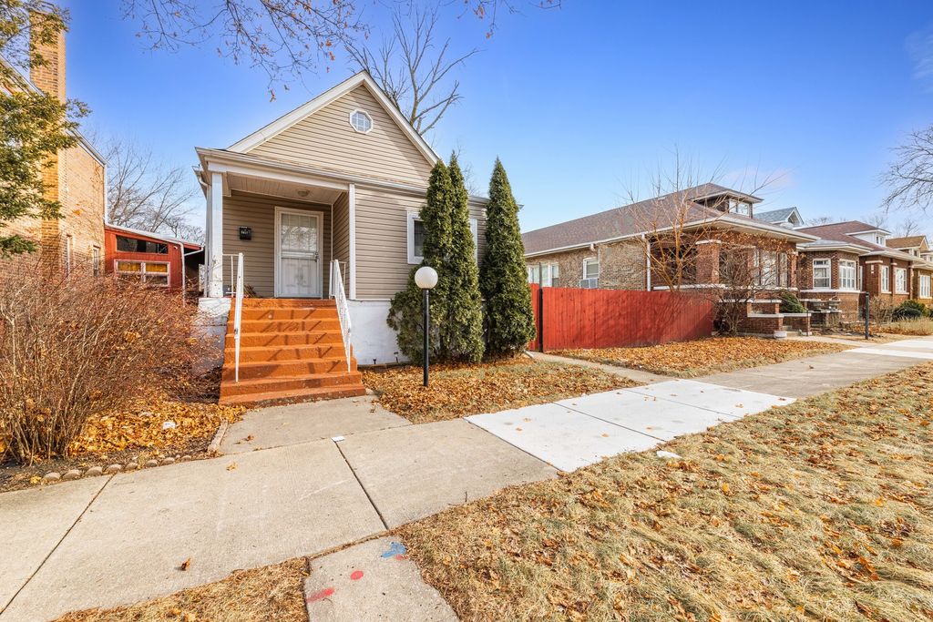 7627 S Prairie Avenue, Chicago, IL 60619