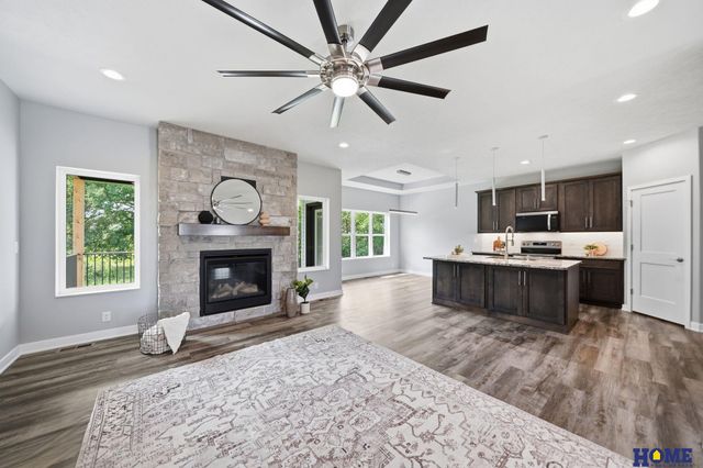 8121 Kallum Drive, Lincoln, NE 68516